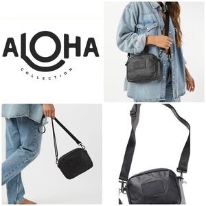 ALOHA Collection 🖤 Hawaii • LE TOUR Crossbody Bag • Monochrome (Black) • EUC